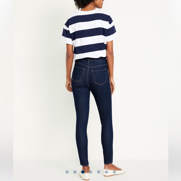 Old Navy High-Waisted Wow Super-Skinny Jeans - Picture 2 of 5